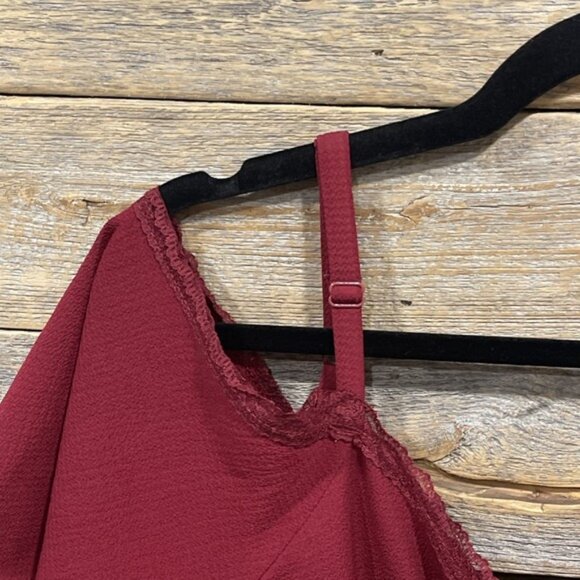 Torrid Women's Red Cold Shoulder V Neck Wrap Blouse Top Size 1X Short Sleeve - Picture 5 of 8